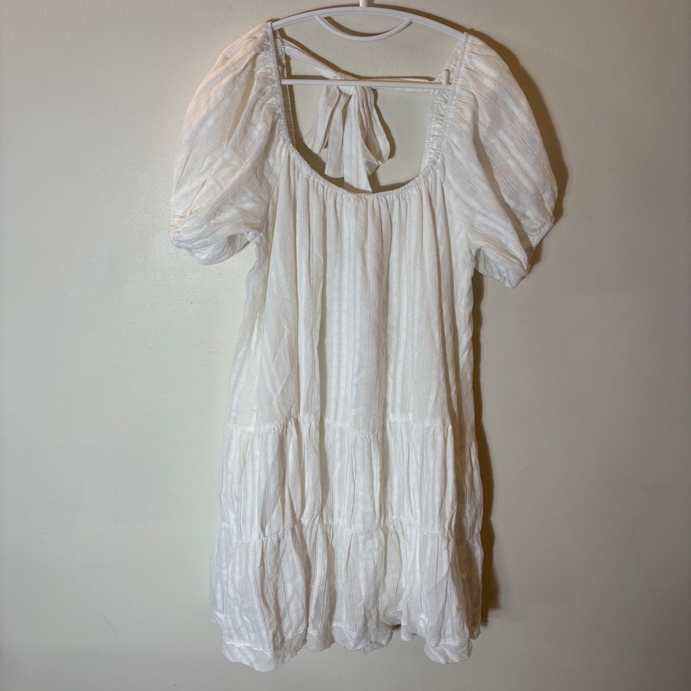 Davi & Dani White Kimmy Dress Puff Sleeve Tiered Back Tie NWT Medium - Picture 2 of 8